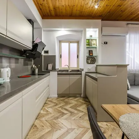 Olive Heart Of By Pikhost Appartement *